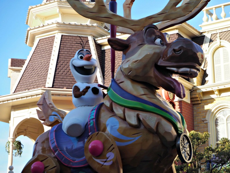 Olaf - Day trip to Disneyland Paris