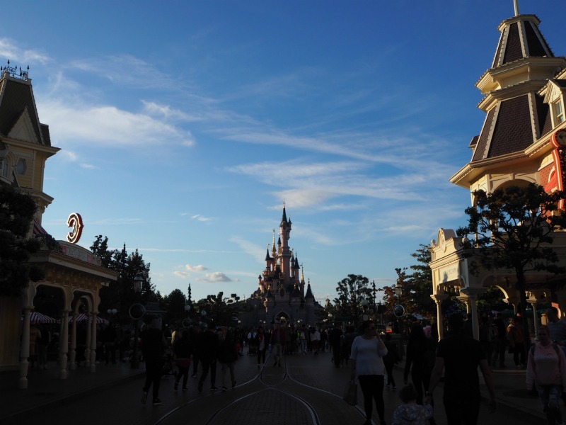 Goodbye castle - Day trip to Disneyland Paris