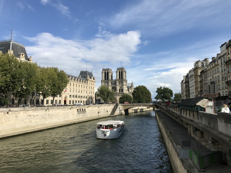4 days in Paris itinerary- Stroll along the Seine - Paris with kids 